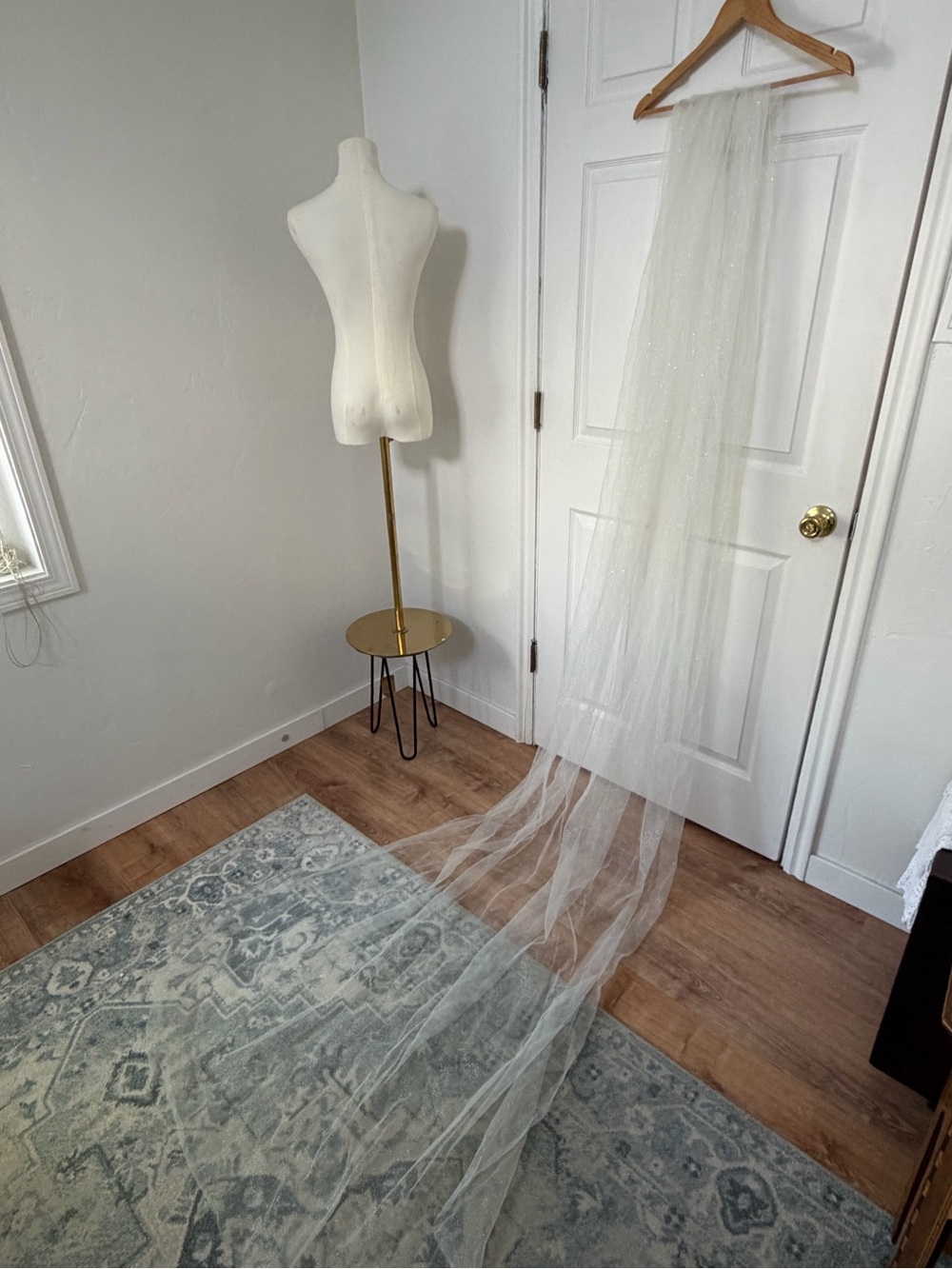 Sheer Ivory Sparkling Long Bridal Veil